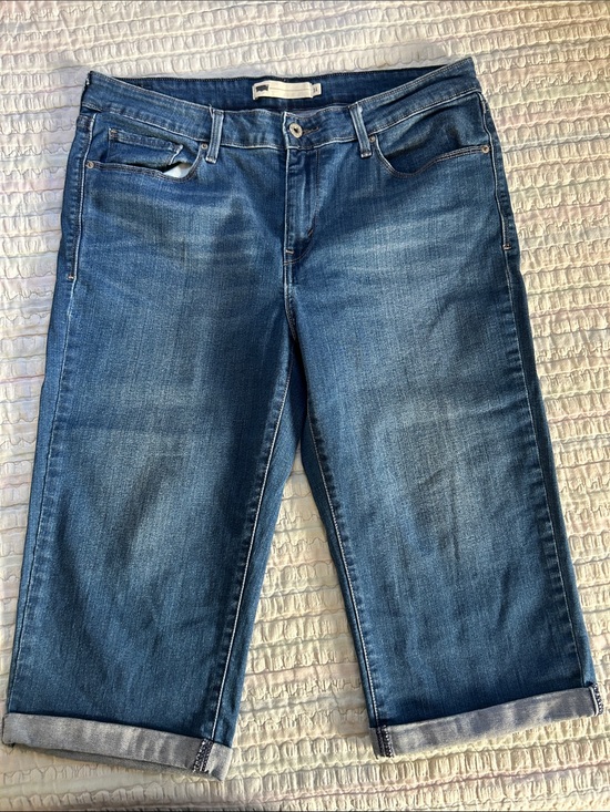 Levi's Denim - Blue Denim Rolled-Cuff Capri Jeans